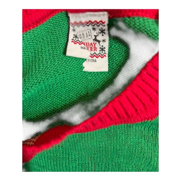 “Well Worn” brand Bright green sweater with a bold red bow & white polka dots - Picture 6 of 8